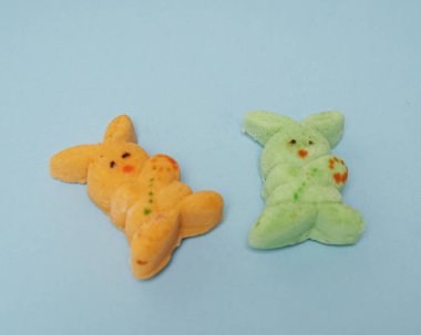 Sevimli tavşan doldurulmuş çörek, kendine özgü bir tadı var. Bu ekmeğin çekici rengi çok iştah açıcıdır. Endonezya atıştırmalıkları çocuklar arasında çok popülerdir. Bu pasta şirin bir tavşana benziyor..