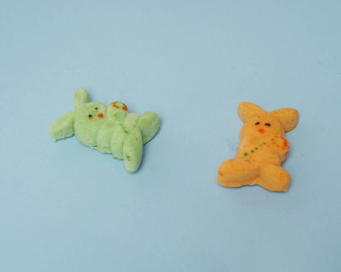 Sevimli tavşan doldurulmuş çörek, kendine özgü bir tadı var. Bu ekmeğin çekici rengi çok iştah açıcıdır. Endonezya atıştırmalıkları çocuklar arasında çok popülerdir. Bu pasta şirin bir tavşana benziyor..