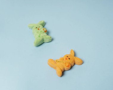 Sevimli tavşan doldurulmuş çörek, kendine özgü bir tadı var. Bu ekmeğin çekici rengi çok iştah açıcıdır. Endonezya atıştırmalıkları çocuklar arasında çok popülerdir. Bu pasta şirin bir tavşana benziyor..