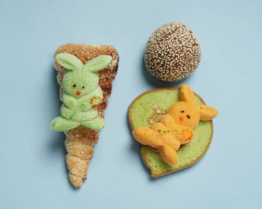 Tasarım şablonu için çeşitli renkli geleneksel pazar atıştırmalıkları ve çeşitli aromalar. Çoğu insanın sevdiği tipik Endonezya atıştırmalıkları. Genelde bir misafir geldiğinde servis edilir..