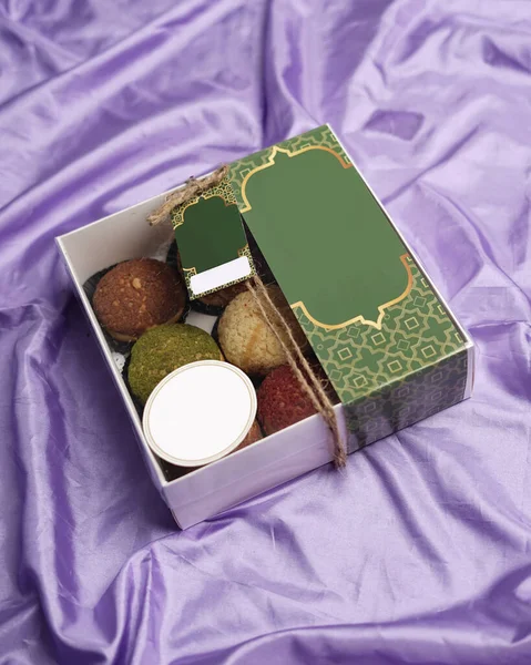 Cestas Paquetes Eid Caja Pastel Que Contiene Cremosa Craquelina Varios Imagen de stock