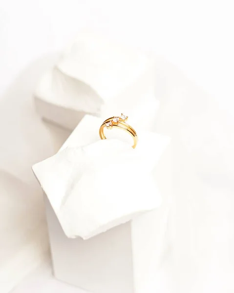 Diamanten Sieraad Ring Voor Social Media Display Trouwring Gefotografeerd Witte — Stockfoto