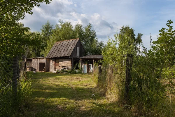 Stará Dřevěná Stodola Venkovské Nádvoří — Stock fotografie