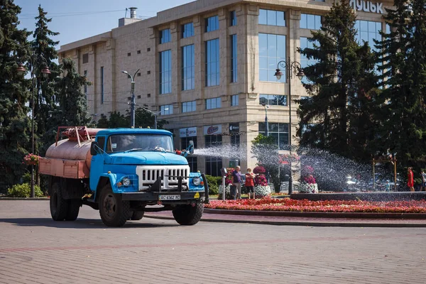 Lutsk Ukraine May 19Th 2020 Special Vehicle Watering Flowers — Stock Photo, Image