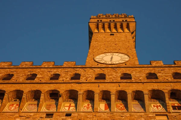 Tower Palazzo Vecchio Illuminated Sunset Bottom View — Stock Photo, Image