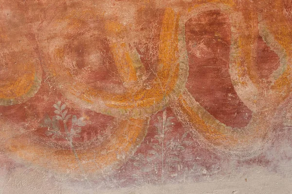 Antika iç duvarlarda renkli freskler var. Pompeii
