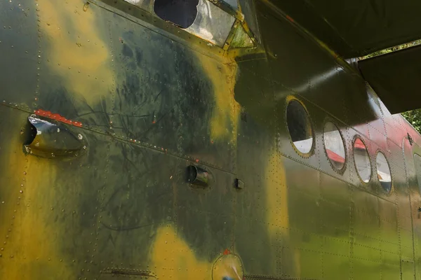 Detalhes Fuselagem Avião Antigo Superfície Velha Camuflagem Uma Aeronave Militar — Fotografia de Stock