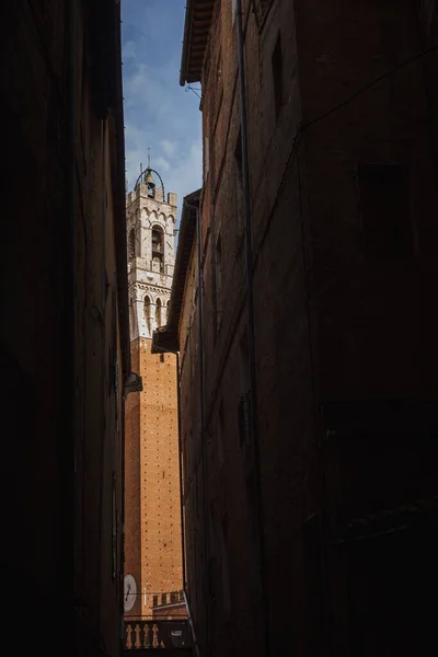 シエナの狭い路地 イタリアのトスカーナ州 — ストック写真