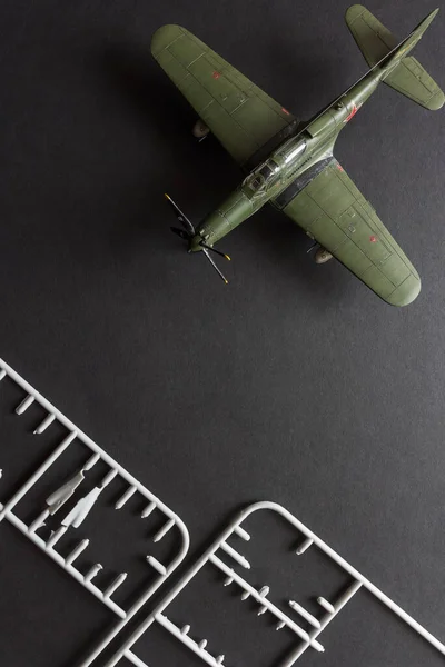 詳細は航空機戦闘機のスケールモデル プラスチック組み立てキット 最上階だ スペースのコピー — ストック写真