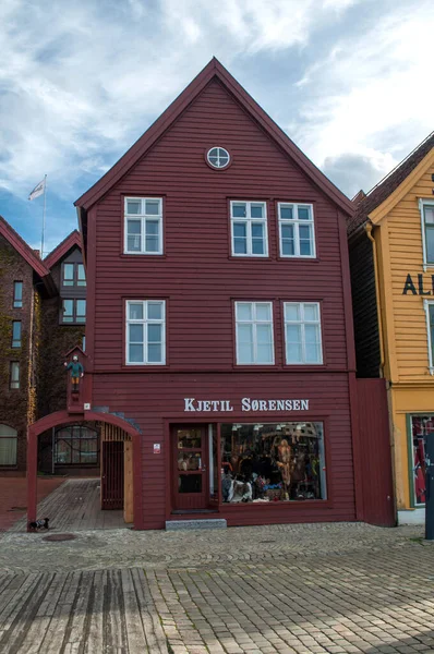 挪威卑尔根 2016年5月21日 卑尔根市中心的旧木制房屋是联合国教科文组织的世界遗产 — 图库照片