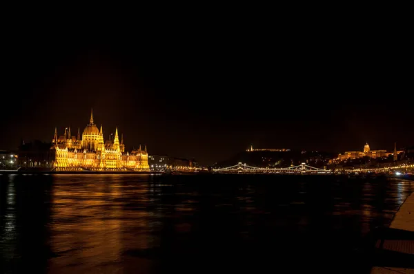 Будапешт Венгрия Октября 2012 Года Ночной Вид Набережной Парламент Освещенный — стоковое фото