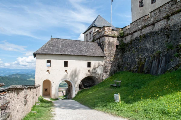 Entrance Gate Old Castle Hochosterwitz Which Stands Austria Region Carinthia — Fotografia de Stock