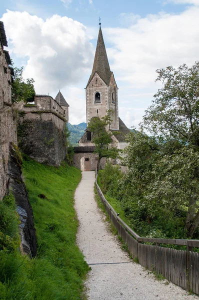 Tall Church Tower Clock Access Path Wall Defenses Old Hochosterwitz — Fotografia de Stock