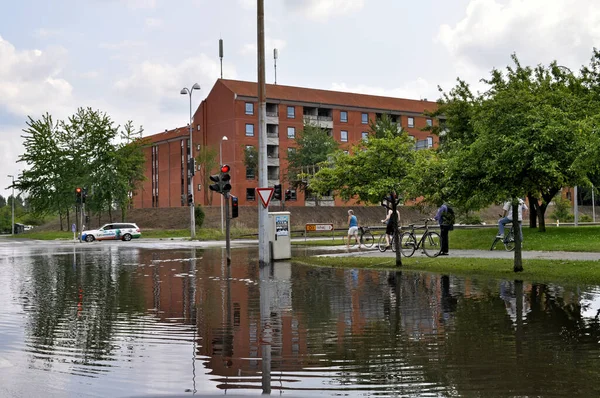 Water Overstroomde Weg Straat Kopenhagen Denemarken Verkeerscomplicaties — Stockfoto