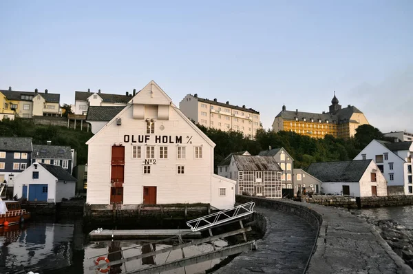 Старые Разноцветные Дома Набережной Алесунне Норвегия Вечером Закате — стоковое фото