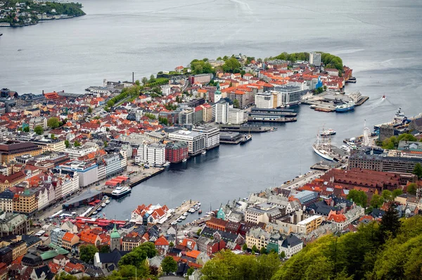 展望台からのベルゲンの湾と港の眺め円 — ストック写真