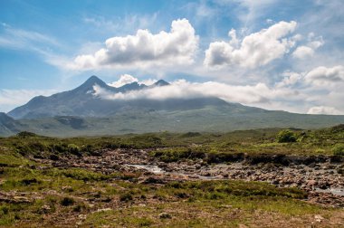 İskoçya 'nın Skye adasında sonsuz güzel bir çöl manzarası
