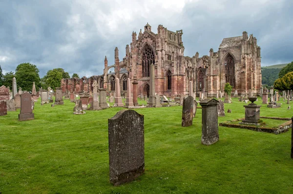 苏格兰Melrose修道院的破烂不堪的大教堂 — 图库照片