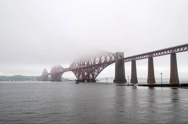 Steel Railway Bridge Sea Shrouded Fog Edinburgh — Foto de Stock
