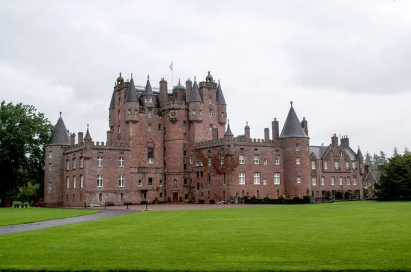 Glamis Slott Med Stor Trädgård Skottland — Stockfoto