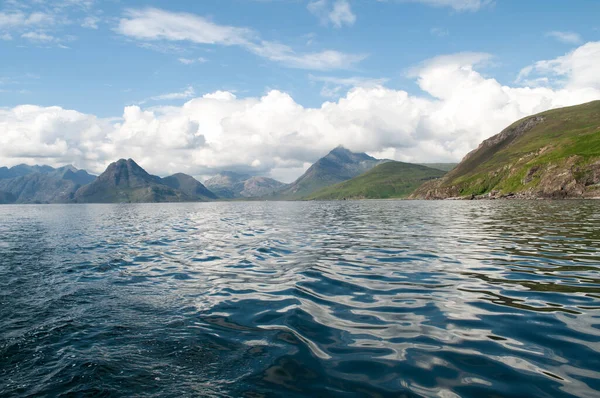 Skye İskoç Adası 'ndaki Cuillin Dağları.