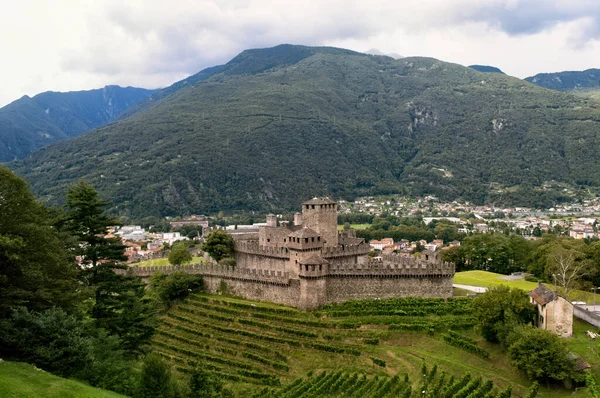 Hrad Bellinzona Švýcarsko Starý Kamenný Hrad Přístupný Turistům — Stock fotografie