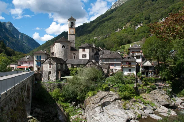 Λαμπέρτζο Της Ελβετίας Είναι Μια Παλιά Πέτρινη Πόλη Γέφυρα Και — Φωτογραφία Αρχείου