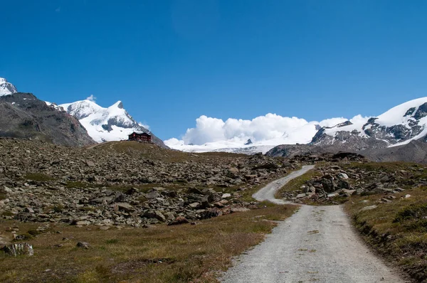 Caminho Pedregoso Acima Cidade Zermatt Para Caminhadas Alpinas Bela Natureza — Fotografia de Stock