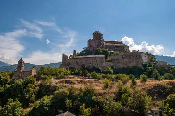 Ancien Château Pierre Petite Ville Milieu Des Hautes Montagnes Sion — Photo