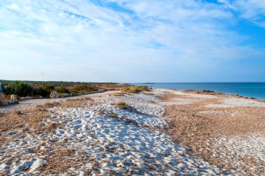 Boş kumsal İtalya, Sardunya 'daki Arutas.