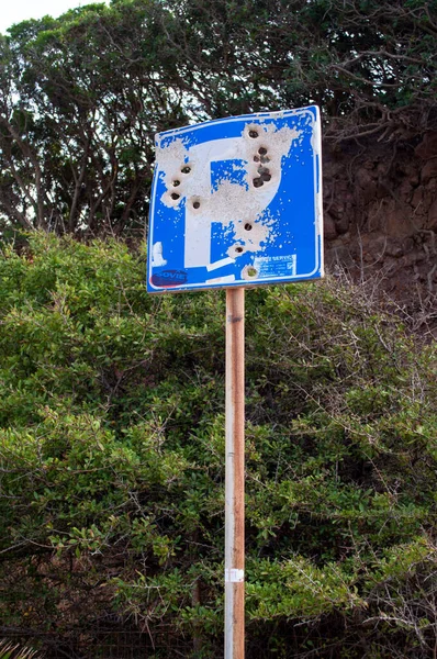 Cerdeña Italia Octubre 2014 Señal Tráfico Estacionamiento Con Goteras Isla —  Fotos de Stock