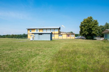 Çek Cumhuriyeti 'nde Güney Bohemya' da küçük kırsal havaalanı