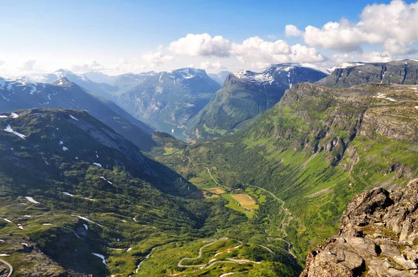 Hochgebirgspanorama Mit Einem Tiefen Tal Norden Europas Norwegen Der Stadt — Stockfoto