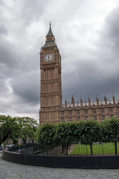 Tall Tower Big Ben Clock Bell Next Houses Parliament Westminster — Fotografia de Stock