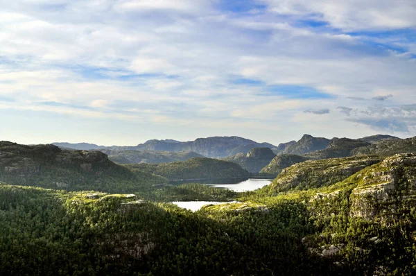 Paisaje Rocoso Con Mar Profundo Valle Del Fiordo Preikestolen Noruega — Foto de Stock