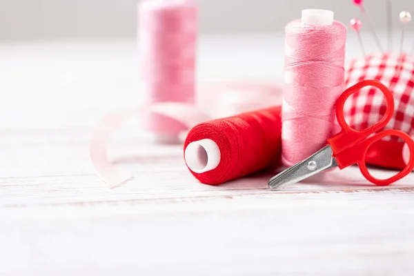 Handmade Sewing Background Spool Thread Bobbins Scissors Ribbons Sewing Accessories — Stock Photo, Image