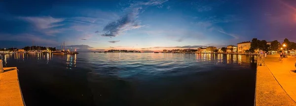 Изображение Красочного Заката Гавани Хорватского Прибрежного Города Пореч Летом — стоковое фото