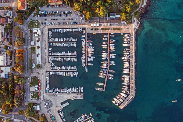 Hırvatistan Kıyı Kenti Porec Liman Havzasına Dik Bir Bakış Açısı — Stok fotoğraf