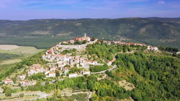 Drone Vidéo Ville Historique Croate Motovun Tourné Pendant Journée Été — Video