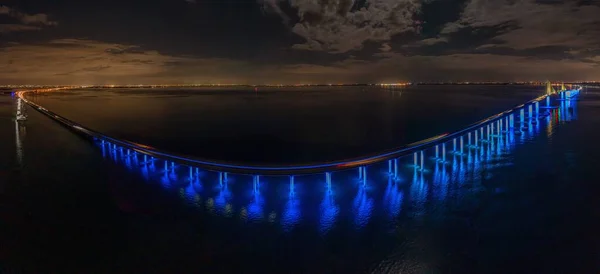 Drone panorama of Sunshine Skyway Bridge over Tampa Bay — Stockfoto