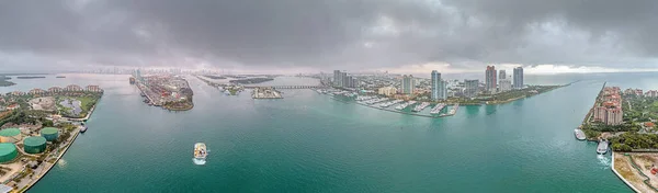 Drone panorama over Miami harbor and cruise ship terminal — стокове фото