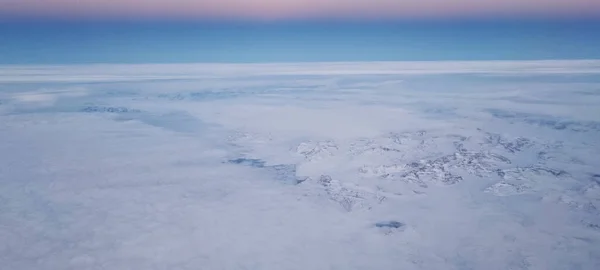 Obrázek Grónska v zimě v poledne s extrémně nízkým sluncem — Stock fotografie