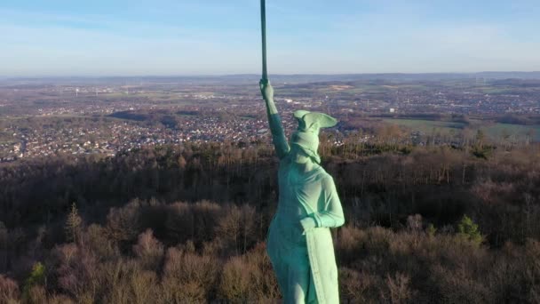 Drohnenvideo Vom Arminius Denkmal Teutoburger Wald Bei Detmold Aufgenommen Wintermorgen — Stockvideo