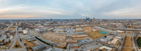 Drone panorama of Kansas City skyline during sunrise — Stock Photo, Image