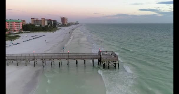 Vol Dessus Plage Clearwater Floride Pendant Coucher Soleil Dans Soirée — Video