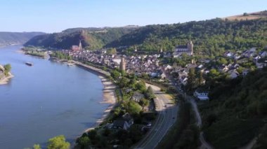 Ren 'in Oberwesel' deki filmi, 2022 'nin sıcak yaz aylarında, alçak su sırasında.