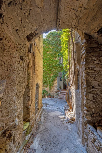 Obrázek Opuštěné Historické Zničené Vesnice Bussana Itálii Během Letního Dne — Stock fotografie