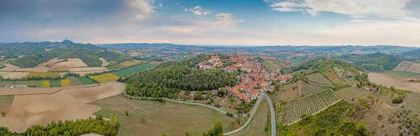 Foto Panorámica Del Dron Castello Cereseto Piamonte Por Noche Verano — Foto de Stock