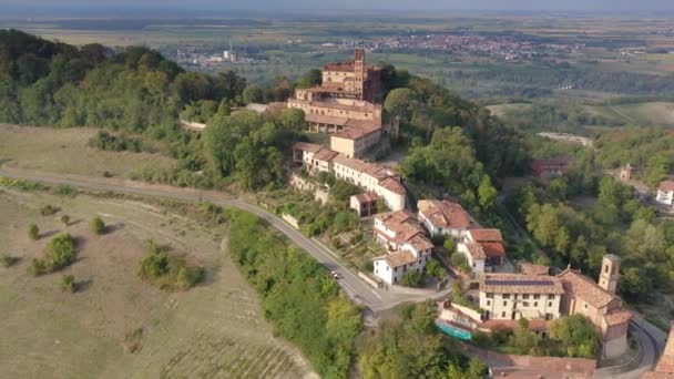 Drone Vídeo Sobre Vale Partir Das Montanhas Piemonte Partir Aldeia — Vídeo de Stock