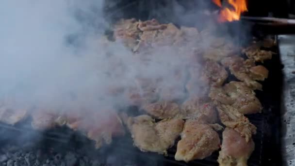 Grilování Steaky Obrovském Grilu Restauraci — Stock video